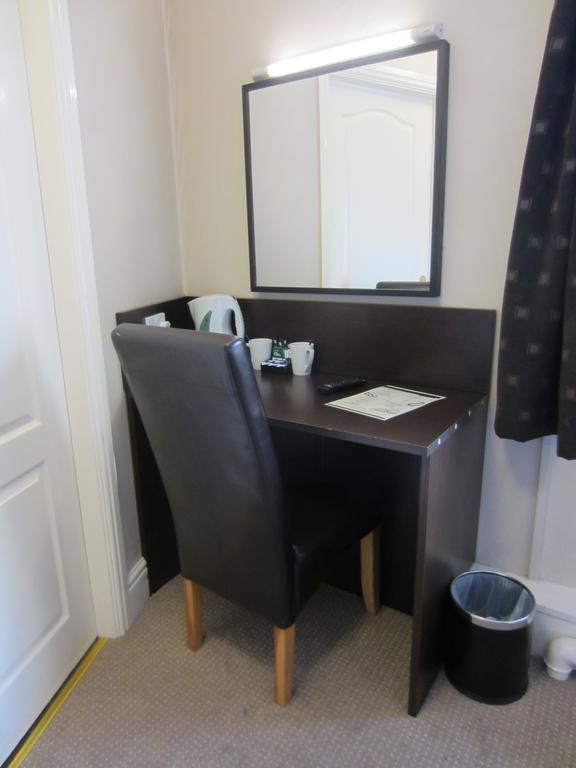 The Grail Court Hotel Burton-upon-Trent Стая снимка