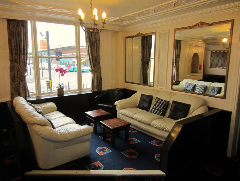 The Grail Court Hotel Burton-upon-Trent Екстериор снимка