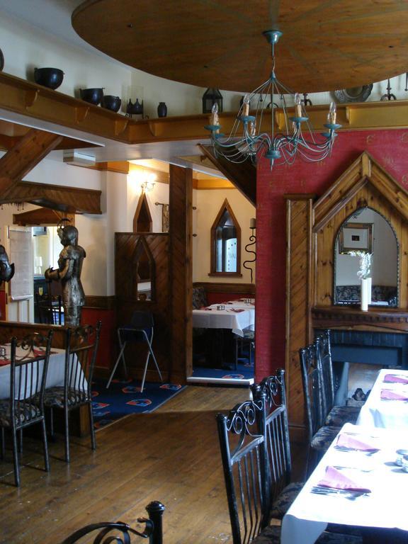 The Grail Court Hotel Burton-upon-Trent Екстериор снимка