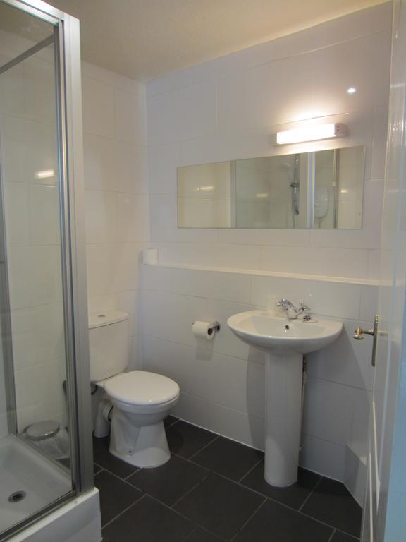 The Grail Court Hotel Burton-upon-Trent Стая снимка